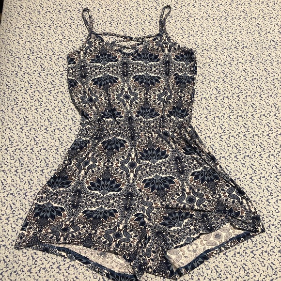 Urban Flirt Blue Paisley Romper - Picture 1 of 4